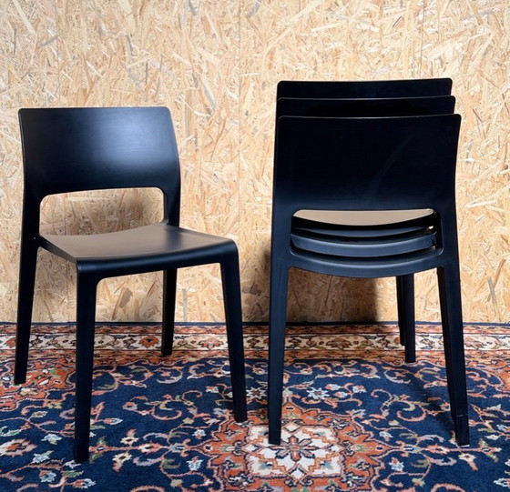 Image 1 of 4 x Arper Juno James Irvine