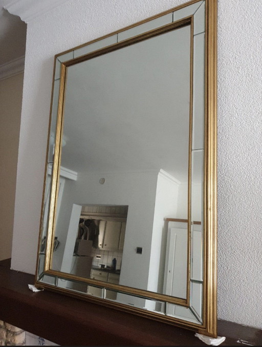The lousy mirror