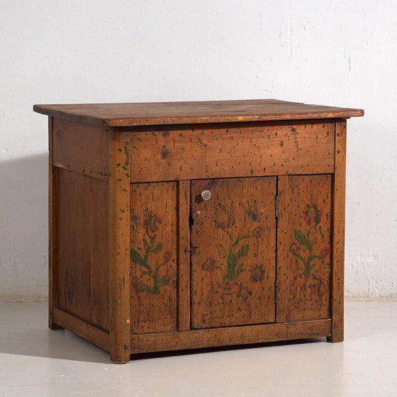 Antique kitchen cabinet with floral details (c.1920) #7 – Storage cabinet, Rustic (photo 4 of 40)