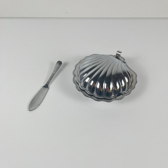 Image 1 of Beurrier coquillage en métal et insert bleu, 1970 avec couteau