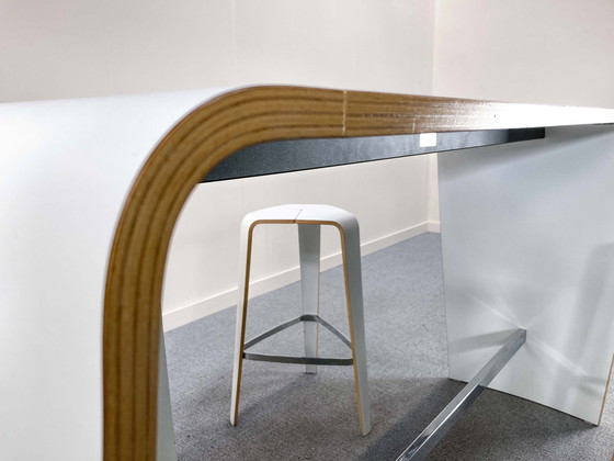 Image 1 of Mesa de conferencias Brunner Hoc con cuatro sillas