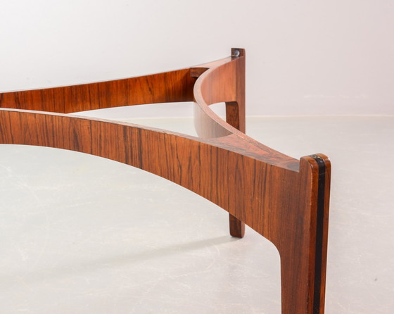 Image 1 of Table basse ronde en palissandre avec plateau en verre de Sven Ellekaer, modèle n°104 pour Christian Linneberg. Danemark, 1962