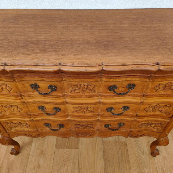 Vintage Queen Ann Chest of drawers – Wood (photo 12 of 12)