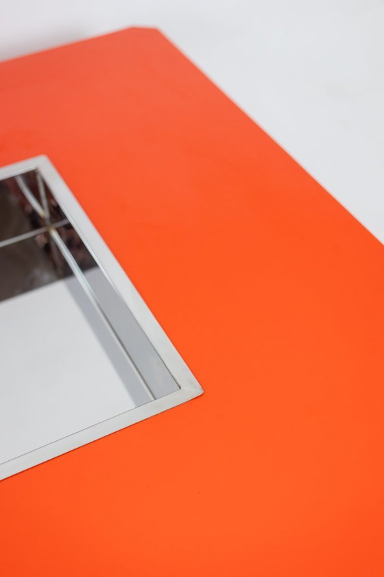 Image 1 of Willy Rizzo. Table basse laquée formant bar. Années 1970.