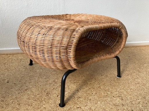 Rotan poef met opbergruimte