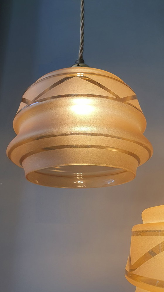 Image 1 of Set Vintage hanglampen - rose opaline glas met frosted textuur en decoratie