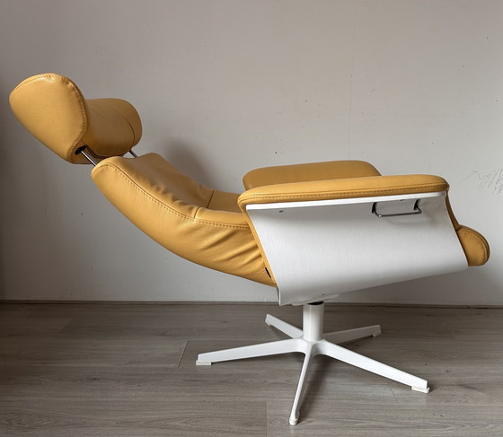 Image 1 of Conformément au design du fauteuil Time Out