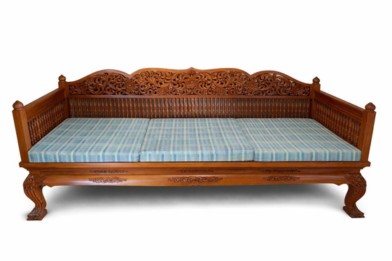 Image 1 of Bellissimo divano letto/lounge in legno massello intagliato a mano a 3 posti