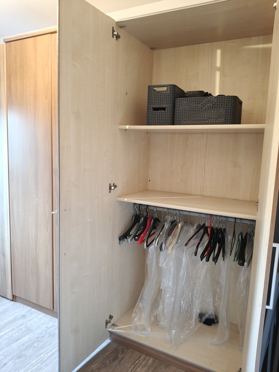 Image 1 of 2 armadi al prezzo di 1