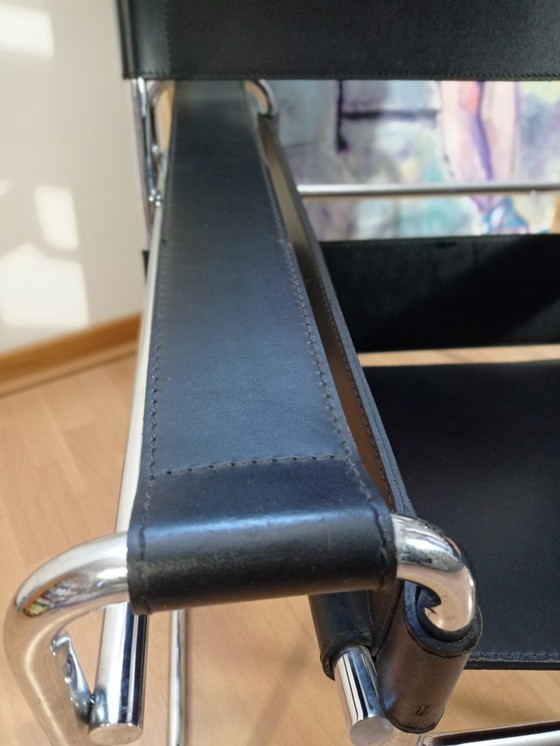 Image 1 of Poltrone Knoll Wassily B3 in pelle nera di Marcel Breuer