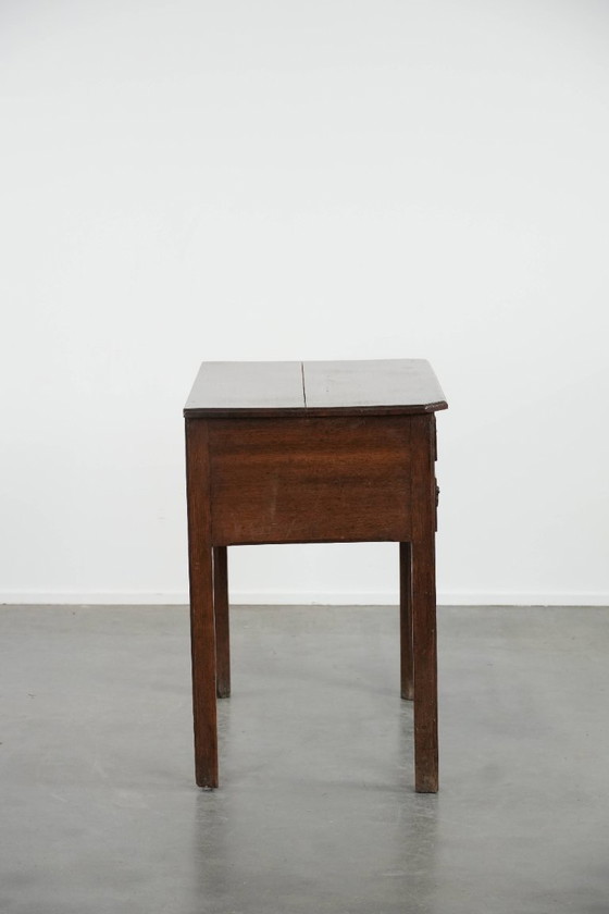 Image 1 of English antique oak lowboy/side table from the 18th century