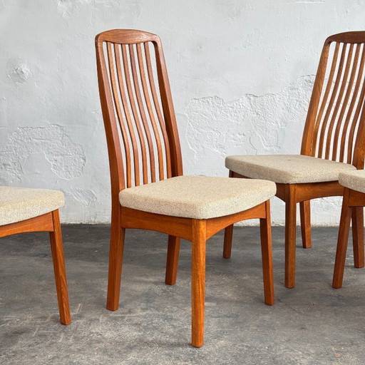 Set of 6 Danish Dining Chairs with 2 Carvers