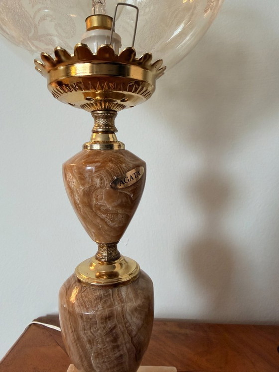 Image 1 of Vintage Agate Stone Table Lamp – 1970s Hollywood Regency – Engraved Glass Globe