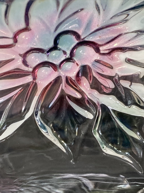 Image 1 of Vintage kristallen beker met kleurrijk bloemenpatroon uit de jaren 70