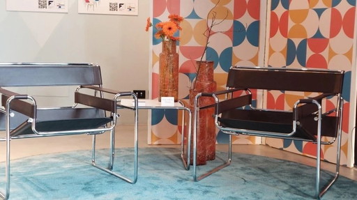 Knoll Wassily B3 2 Fauteuils en cuir marron tabac neufs et inutilisés Par Marcel Breuer