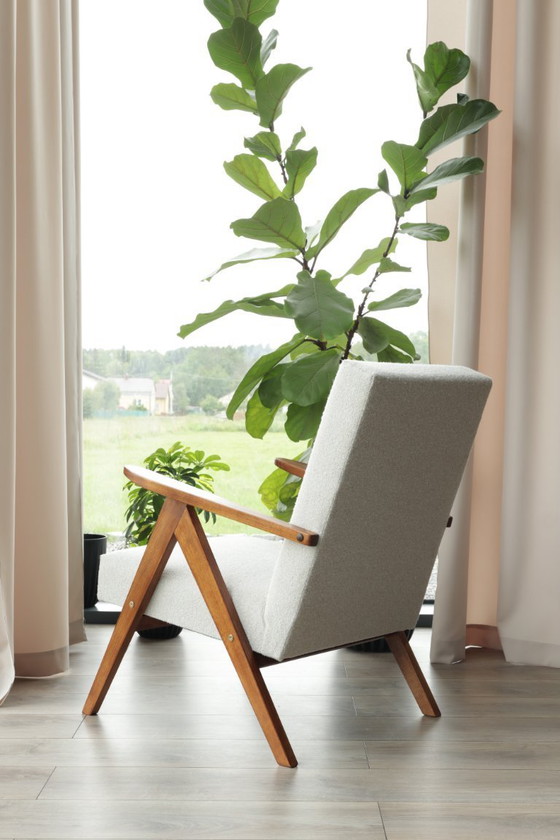 Image 1 of Poltrona di metà secolo Ecru Boucle Design scandinavo Sedia da salotto in legno