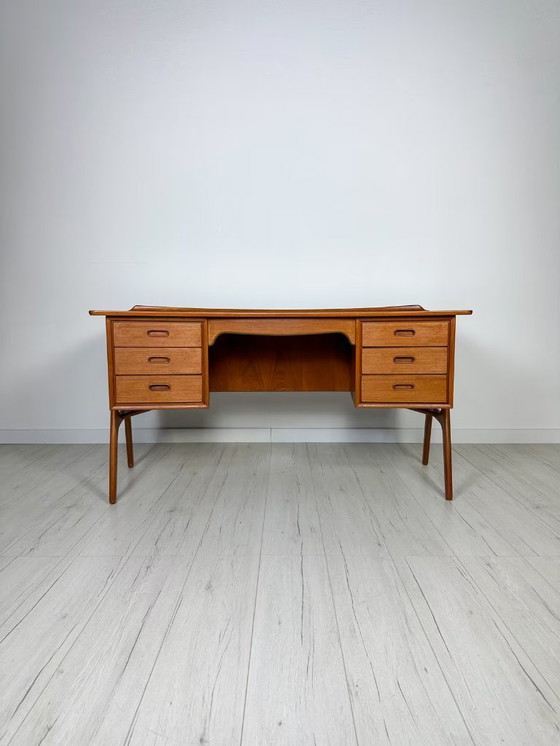 Image 1 of Gebogener Teakholzschreibtisch von Svend Aage Madsen 60s