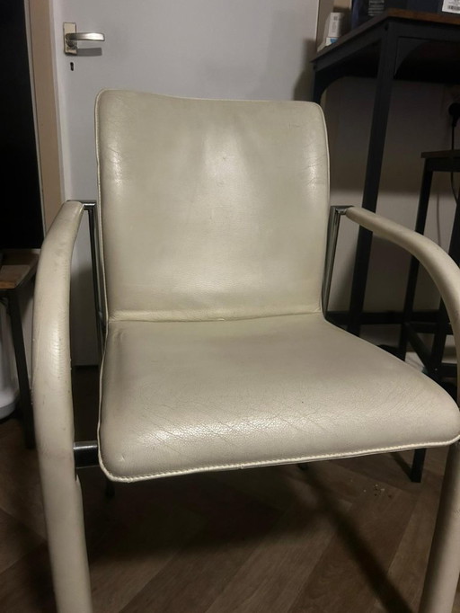 5 Leolux dining room chairs