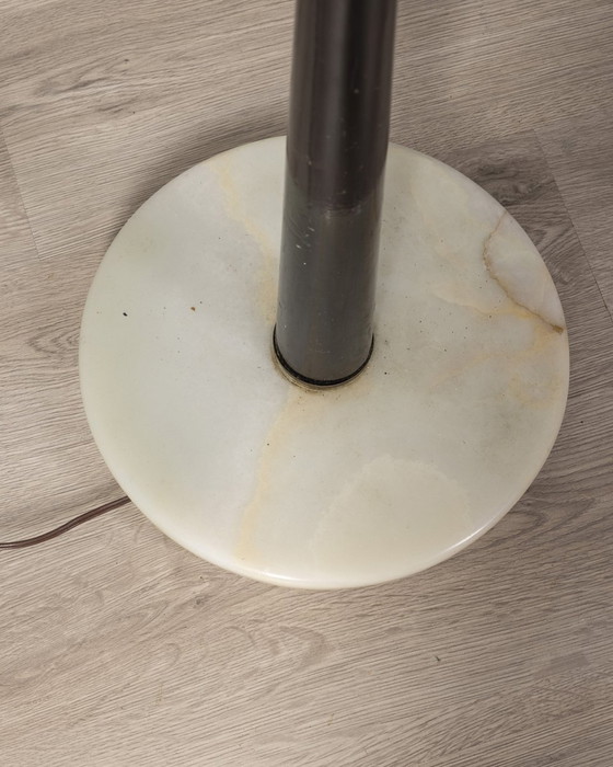 Image 1 of Lampadaire vintage des années 1950 en onyx et laiton doré design italien