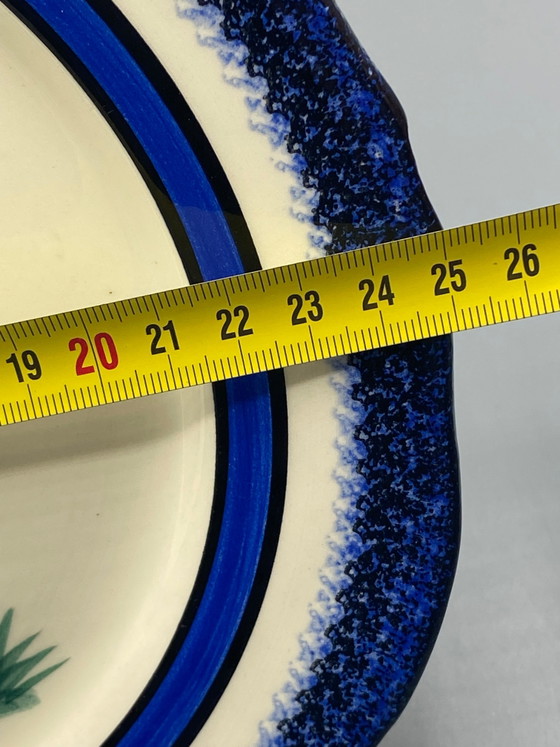 Piatto decorativo Henriot Quimper – Coppia bretone danzante – Bordo blu screziato – Stoviglie (photo 4 of 4)
