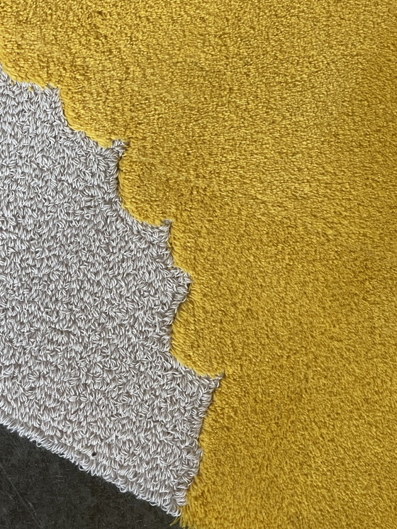 Image 1 of Tappeto Brink en Campman Marimekko Iso Unikko giallo