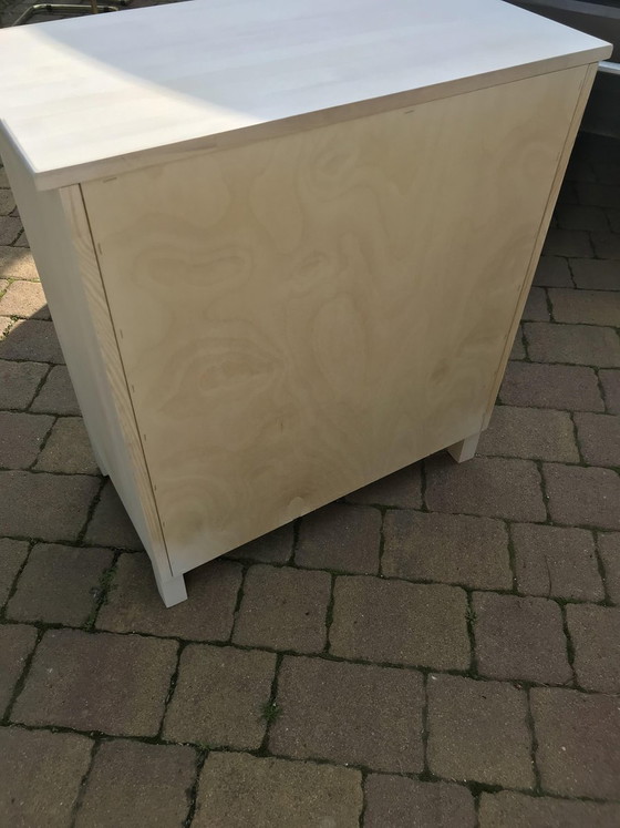 Chest of Drawers with Flower Pattern (photo 2 of 8)