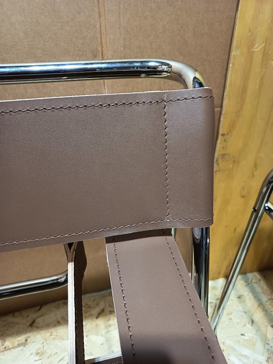 Image 1 of Poltrone Knoll Wassily B3 2 nuove/usate in pelle color noce di Marcel Breuer € 4.400