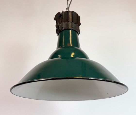Image 1 of Lámpara colgante industrial francesa de esmalte de petróleo de Sammode, década de 1950.