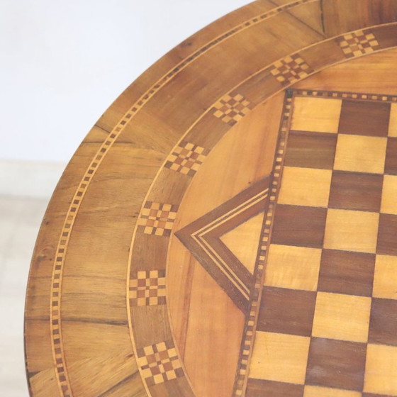 Image 1 of Antieke bijzettafel van notenhout met inlegwerk, Italië, 19e eeuw