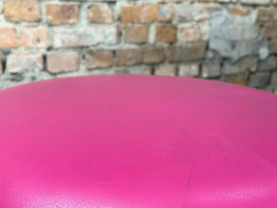 Artifort Mushroom Pouf – Fuchsia Leather | Pierre Paulin – Footstools & poufs (photo 5 of 8)