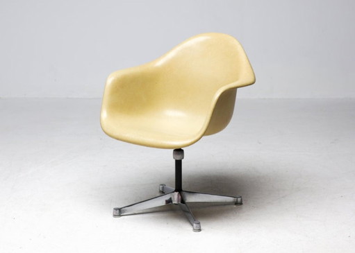 Herman Miller DAX Arm Chair