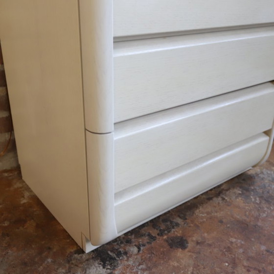 Image 1 of Vintage ladekast post modern space