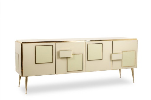 Credenza in vetro opalino color crema e bronzo dorato. Stile contemporaneo.