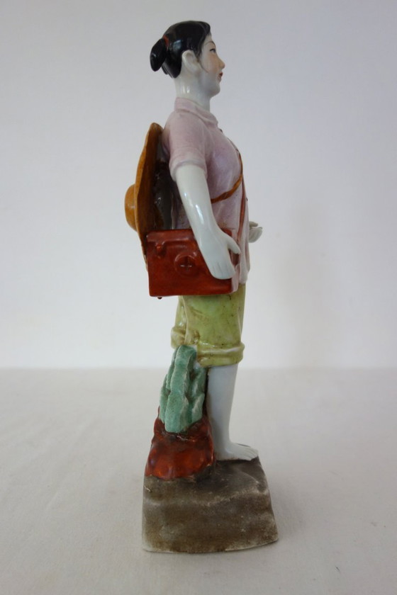 Image 1 of Chinesische Frauenstatue aus Biskuitporzellan – Kulturrevolution Nr. 16