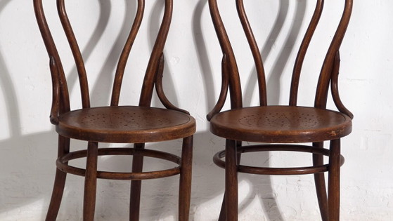 Pair of antique Viennese chairs (c.1920). Set of 2 pieces #2 – Dining chairs (photo 3 of 40)