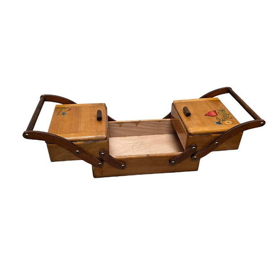 Image 1 of Trousse de couture portable française vintage, années 1960