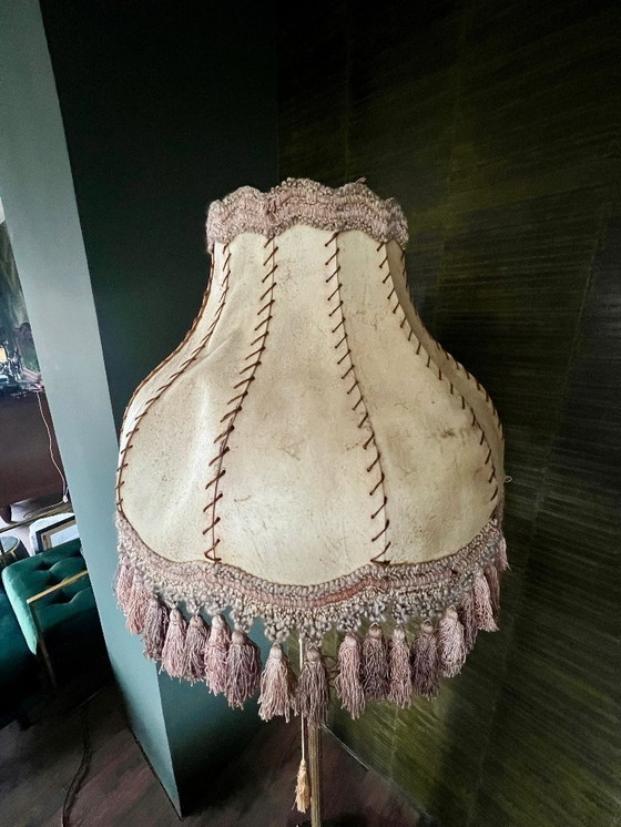 Image 1 of Lampada da terra neoclassica d'epoca in ottone massiccio con piedi a forma di leone e paralume in pelle, 1950-1960