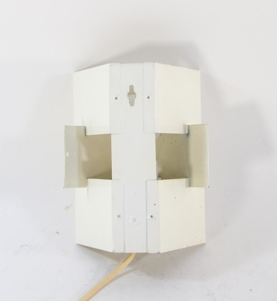 Image 1 of Anvia witte geometrische Wandlamp jaren ‘ 60 Design J.Hoogervorst 