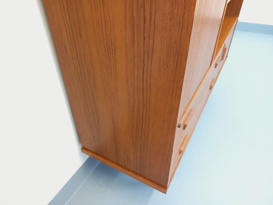 Image 1 of Vintage Scandinavisch modernistisch secretair bureau/boekenkast van teakhout en zwart metaal uit de jaren 50/60.