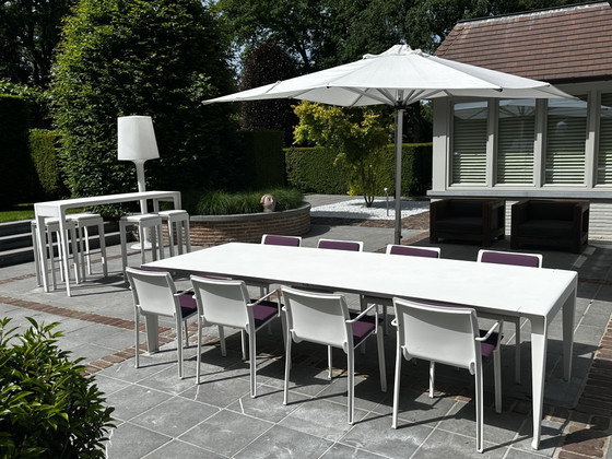 Image 1 of Exklusive Gartenmöbel Tribú Mirthe Esstisch mit 10 Stühlen und Kissen