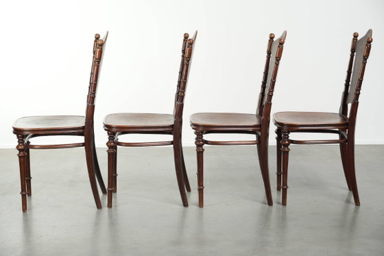4x Antique bistro chairs from the late 18th century with bentwood in Art Nouveau style with remarkable detail (photo 6 of 14)
