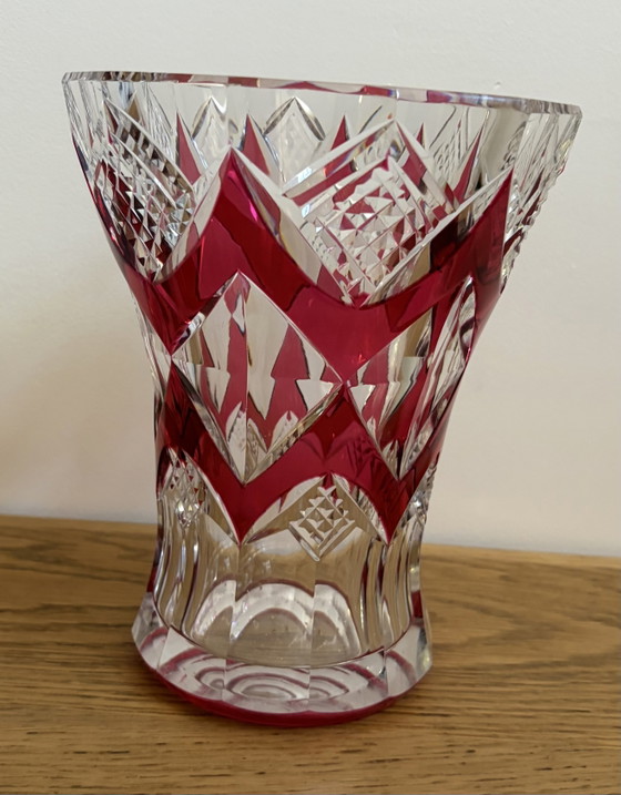 Val Saint Lambert – Hand-Cut Crystal Vase – Ruby Red / Clear (Vintage) – Glass (photo 2 of 5)