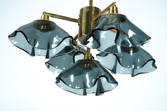 Image 1 of Italian five-arm chandelier in smoked Vistosi glass and brass, 1970s