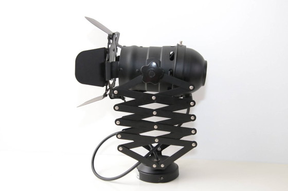 Image 1 of Lámpara de techo y de pared en estudio fotográfico con diseño de pantógrafo – extensible de forma continua