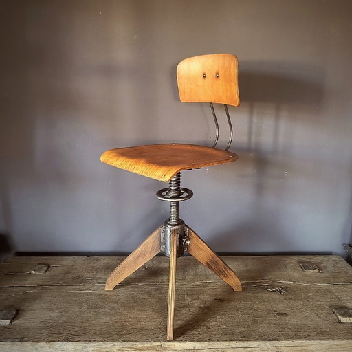 Atelier de chaises pivotantes Rowac Bemefa, style Bauhaus industriel