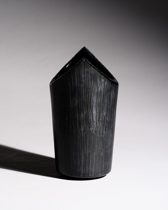 Image 1 of Claus Josef Riedel Skulpturale Vase aus schwarzem Kunstglas, Österreich, 70er-80er Jahre, Op-Art, SELTEN