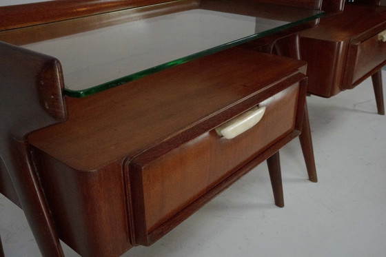 Image 1 of Ein Paar italienische Nachttische im Mid-Century-Modern-Stil, 1950er Jahre – Zugeschrieben an Dassi