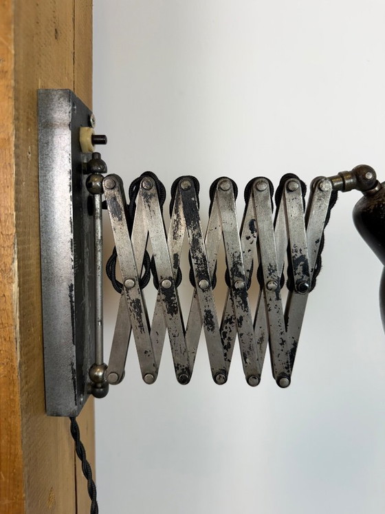 Image 1 of Industriële zwarte schaarwandlamp, jaren 1950
