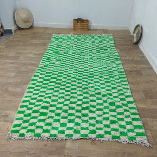 Grüner, karierter Berberteppich | Marokkanischer Wollteppich | 260 × 144 cm