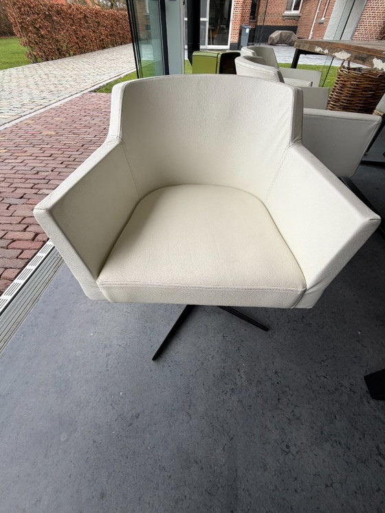 Image 1 of Beautiful, robust dining table with 6 leather Mobitec swivel chairs